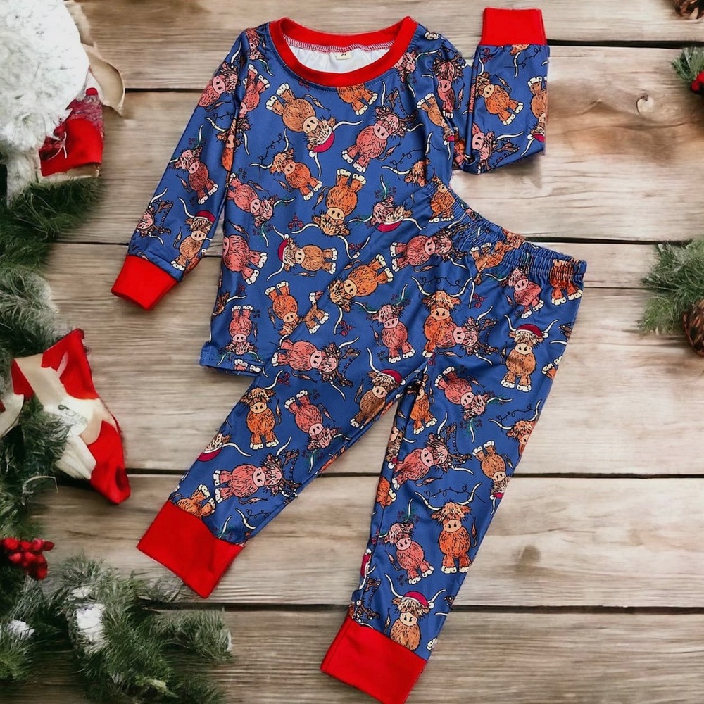 NWT Highland Cow printed pajamas